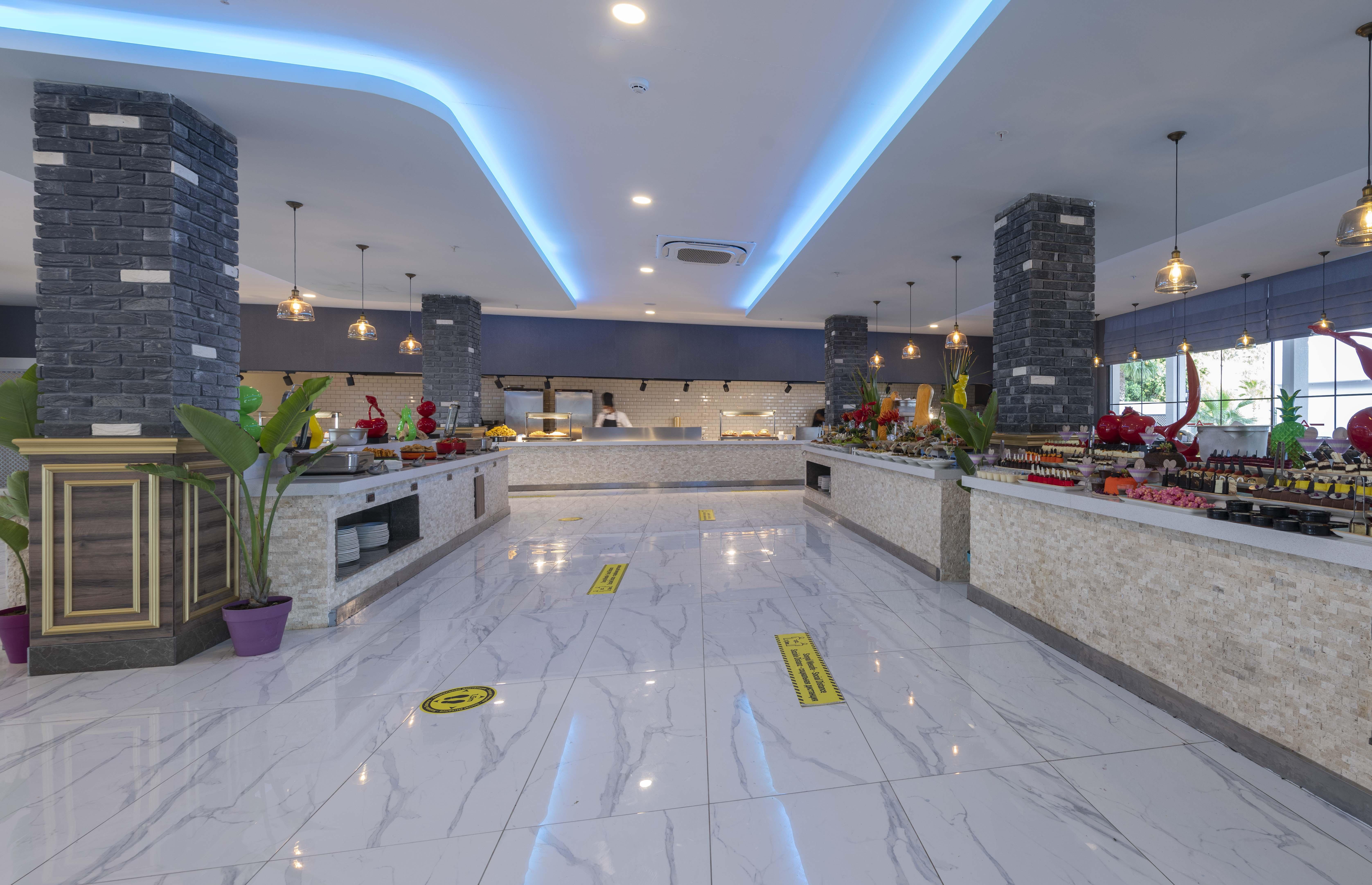 Royal Towers Lara Hotell Antalya Exteriör bild