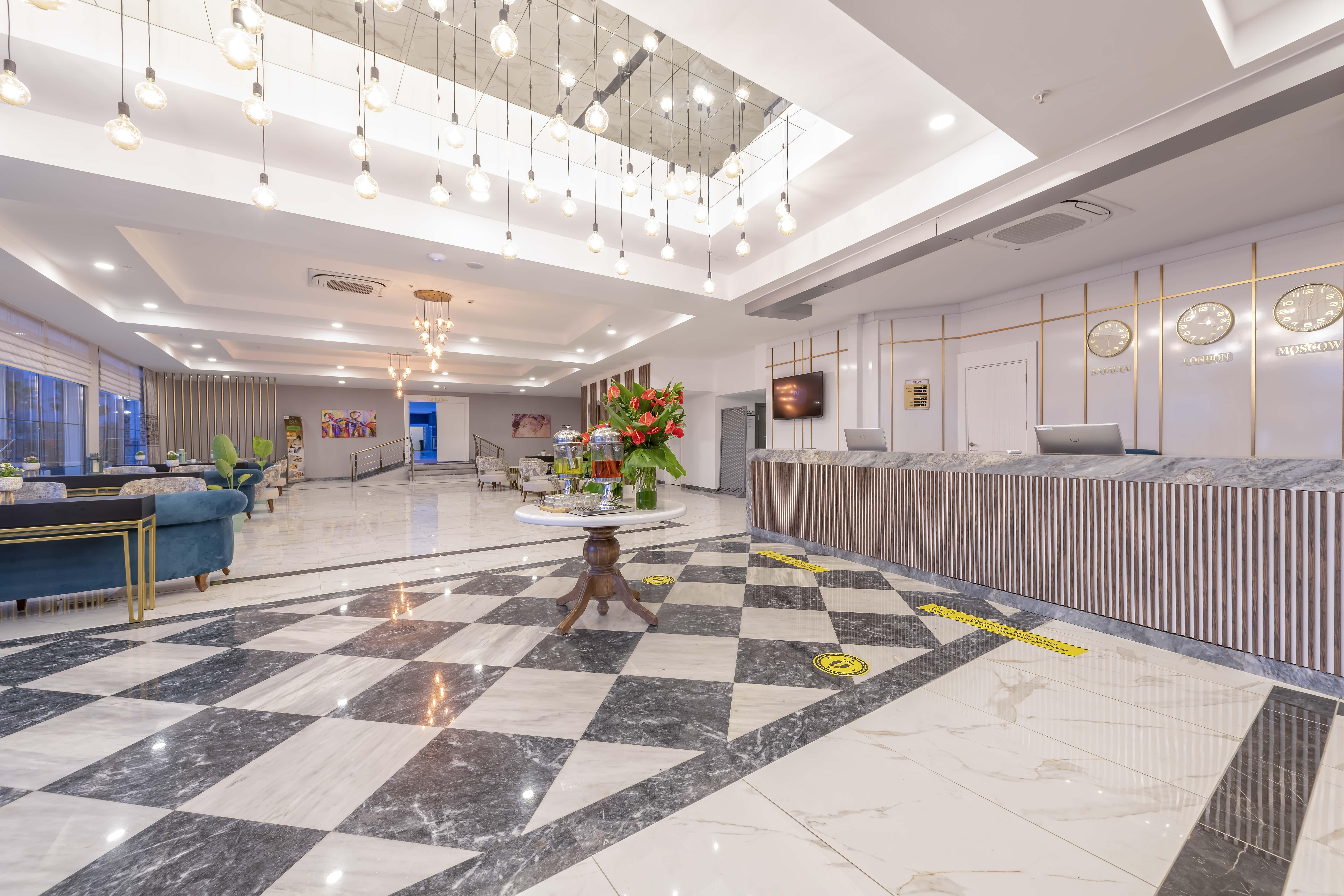 Royal Towers Lara Hotell Antalya Exteriör bild